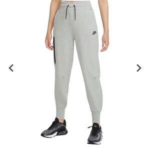 Nike Women’s Tech Fleece Joggers